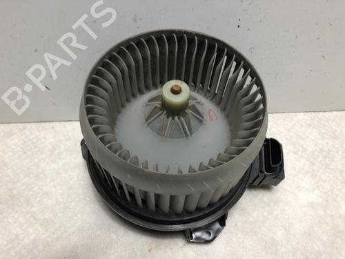 Used Heater blower motor TOYOTA YARIS (_P9_) 1.3 VVT-i (SCP90_, SCP90R) (87 hp) 20612770