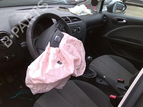 Steering column stalk SEAT LEON (1P1) 1.6 TDI | BP31201323I23 