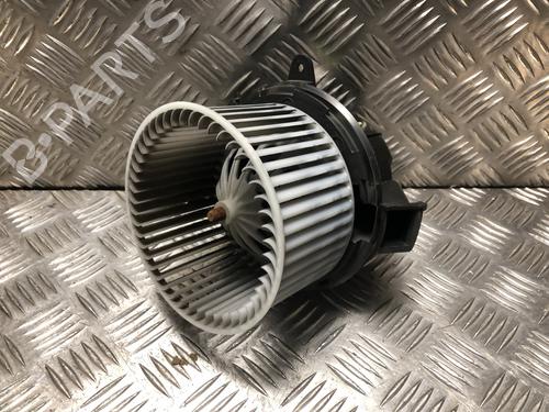 Motor da chauffage Motor da chauffage PEUGEOT 208 II (UB_, UP_, UW_, UJ_) 1.2 PureTech 100 (101 hp) 35964960 35964960