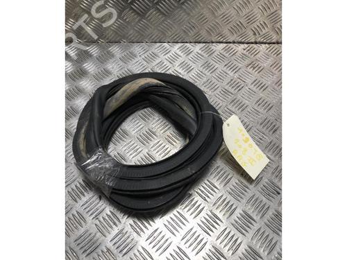 Rubber door seal PEUGEOT 208 II (UB_, UP_, UW_, UJ_) 1.5 BlueHDI 100 | BP27558197C142 