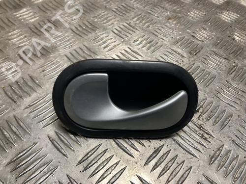 Poignée intérieure avant gauche RENAULT CLIO III (BR0/1, CR0/1) 1.5 dCi (BR0H, CR0H, CR1S, BR1S) (106 hp) 32284090