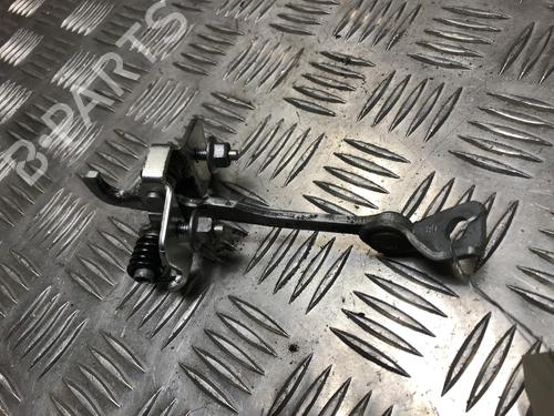 Dørhængsel/Dørbegrænser DACIA SANDERO II TCe 90 (B8M1, B8MA, B8AC) (90 hp) 24491579