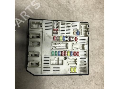 Used Fuse box RENAULT LAGUNA III (BT0/1) 1.5 dCi (BT00, BT0A, BT0T, BT1J) (110 hp) 20620528