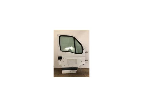 Used Right front door RENAULT MASTER II Van (FD) 2.5 dCi 100 (FD0U, FD0V, FD3U, FD3V, FD8U, FD8V) (99 hp) 21094792