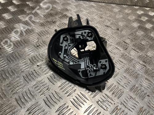 Éclairage de plaque d'immatriculation PEUGEOT 208 I (CA_, CC_) 1.6 HDi (92 hp) 31198676