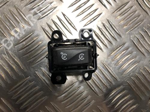Used Switch RENAULT LAGUNA III (BT0/1) 1.5 dCi (BT00, BT0A, BT0T, BT1J) (110 hp) 31200724