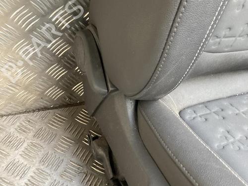 Right front seat OPEL MERIVA B MPV (S10) 1.7 CDTI (75) | BP38191024C16 - Image 4