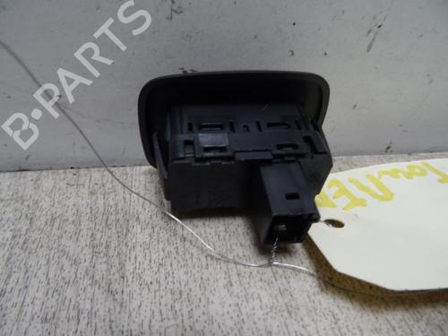 Used Right rear window switch CITROËN C5 III Break (RW_) 1.6 HDi 115 (114 hp) 13277641
