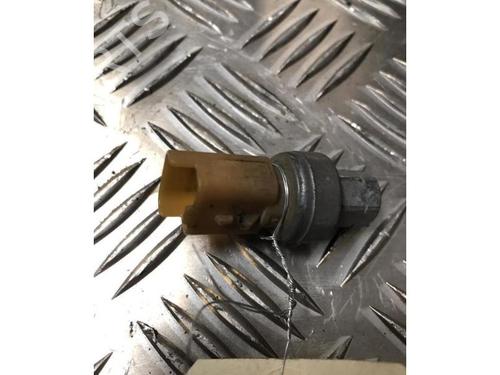 Elektronisk sensor PEUGEOT 5008 II (MC_, MJ_, MR_, M4_) 2.0 BlueHDi 150 (MJAHXW, MJAHXH, MJAHXN, MJAHXV, MJAHXG) | BP27558108M84 