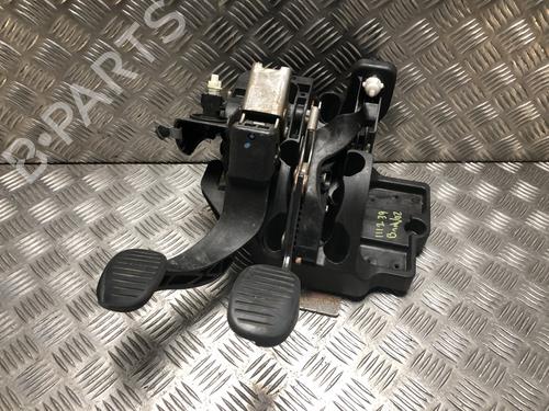 Pedale Pedale FIAT BRAVO II (198_) 1.6 D Multijet (198AXH1B) (105 hp) 34471102 34471102