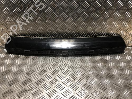 Used Tailgate trim Tailgate trim 38757532 38757532