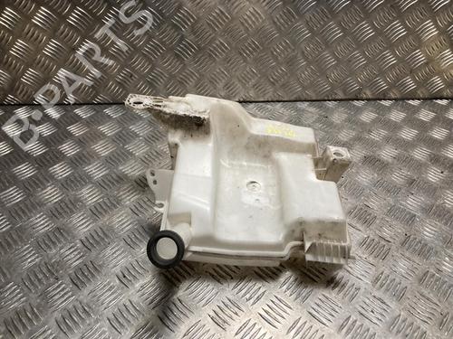Used Windscreen washer tank FORD FOCUS III 1.6 TDCi (95 hp) 31651435