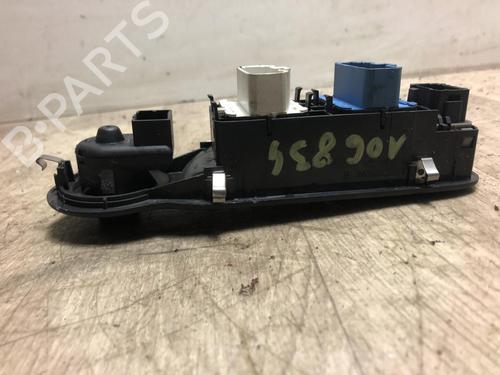 Used Left front window switch RENAULT MODUS / GRAND MODUS (F/JP0_) 1.5 dCi (FP0F, JP0F) (86 hp) 20618877