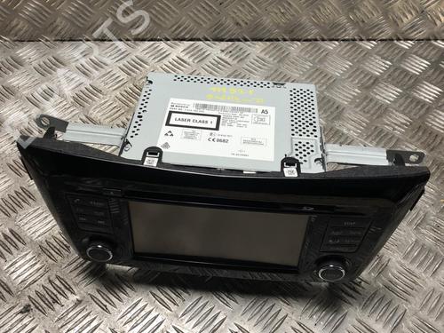 Used Radio NISSAN QASHQAI II (J11, J11_) 1.2 DIG-T (115 hp) 31022097