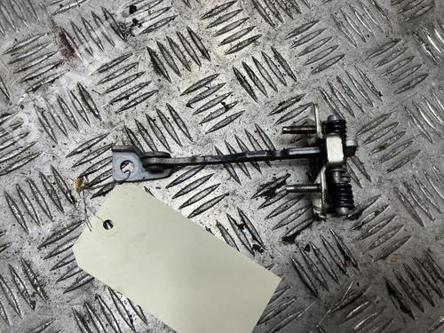 Used Hinge/Door check strap DACIA SANDERO II TCe 90 (B8M1, B8MA, B8AC) (90 hp) 31204604