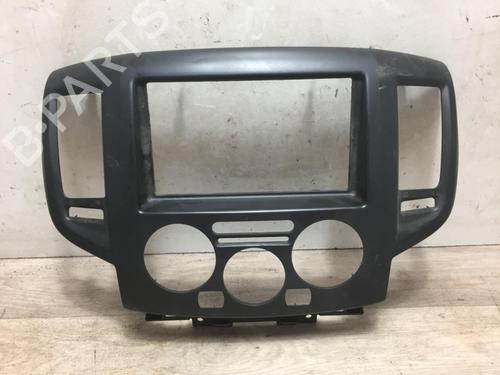 Used Middle console NISSAN NV200 Van 1.5 dCi 85 (M20, M20N, M20M) (86 hp) 20619660