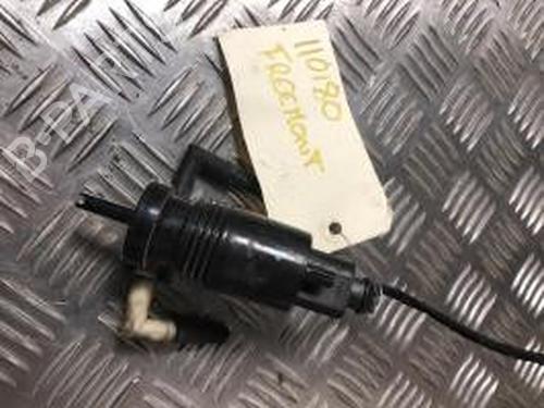 Pompe de lave-glace FIAT FREEMONT (345_) 2.0 JTD 4x4 (170 hp) 30755216