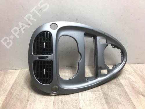 Used Middle console CITROËN XSARA PICASSO (N68) 1.6 HDi (90 hp) 20626950