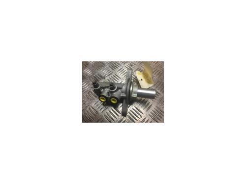 Used Brake master cylinder PEUGEOT 5008 II (MC_, MJ_, MR_, M4_) 1.5 BlueHDi 130 (MCYHZJ, MCYHZR, MCYHZX) (131 hp) 23179849