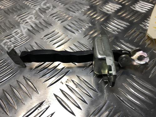 Used Hinge/Door check strap TOYOTA YARIS (_P9_) 1.4 D-4D (NLP90_, NLP90R) (90 hp) 23036856