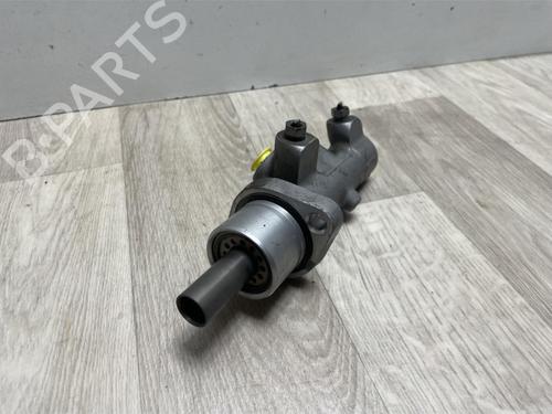 Used Brake master cylinder RENAULT CLIO III (BR0/1, CR0/1) 1.5 dCi (BR17, CR17) (86 hp) 20626919