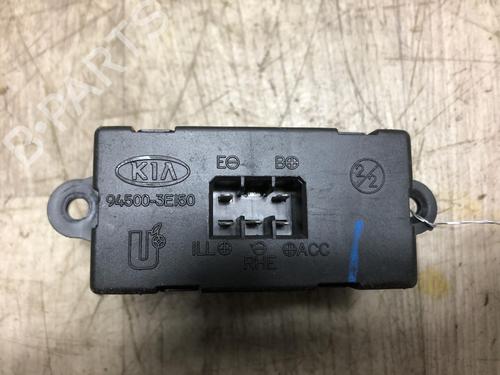 Used Display monitor KIA SORENTO I (JC) 2.5 CRDi 4WD (140 hp) 30785656