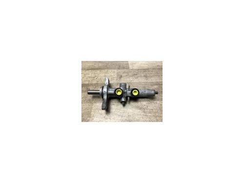 Used Brake master cylinder TOYOTA COROLLA (_E12_) 1.4 D (NDE120_, NDE120R) (90 hp) 15912868