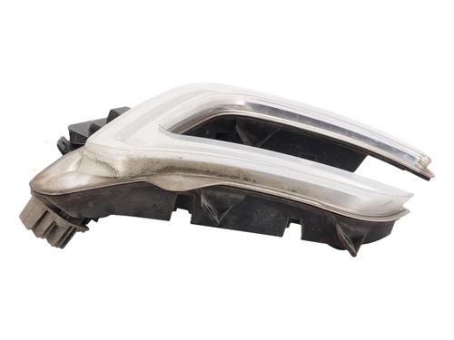 Feu diurne droit Feu diurne droit RENAULT CAPTUR I (J5_, H5_) 1.3 TCe 150 (J5NK, J5JS) (150 hp) 36075069 36075069