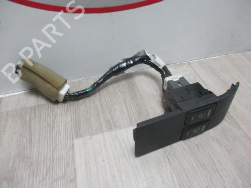 Used Switch NISSAN X-TRAIL I (T30) 2.2 dCi 4x4 (136 hp) 12987330