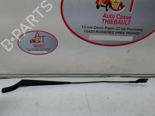 Used Front windshield wiper arm PEUGEOT 208 I (CA_, CC_) 1.4 HDi (68 hp) 23091251