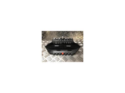 Advarselsbryter PEUGEOT 208 II (UB_, UP_, UW_, UJ_) 1.2 PureTech 75 (75 hp) 26506636