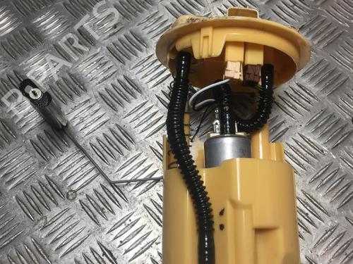 Used Fuel pump RENAULT CLIO IV (BH_) 1.5 dCi 75 (75 hp) 25799909