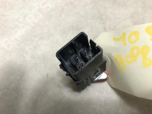 Used Warning switch VW GOLF PLUS V (5M1, 521) 1.9 TDI (105 hp) 23034817