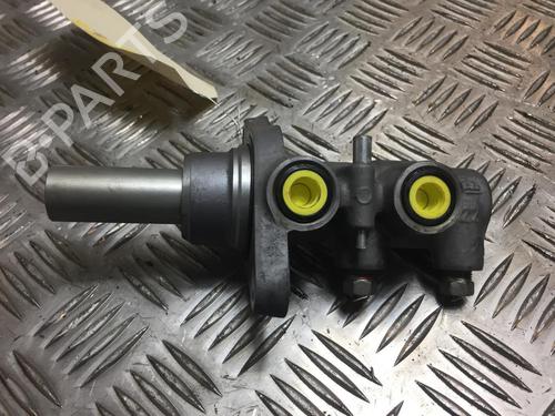 Used Brake master cylinder MITSUBISHI ASX (GA_W_) 2.2 Di-D 4WD (GA8W) (150 hp) 24492196