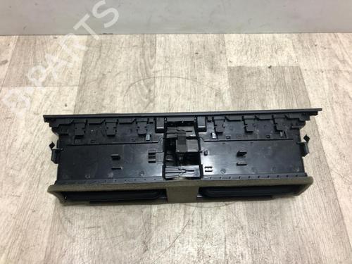 Air vent AUDI A4 B8 (8K2) 2.0 TDI | BP23873288I21