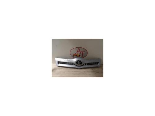 Used Grille TOYOTA COROLLA Verso (ZER_, ZZE12_, R1_) 2.0 D-4D (CUR10_, CUR10R) (116 hp) 20625058