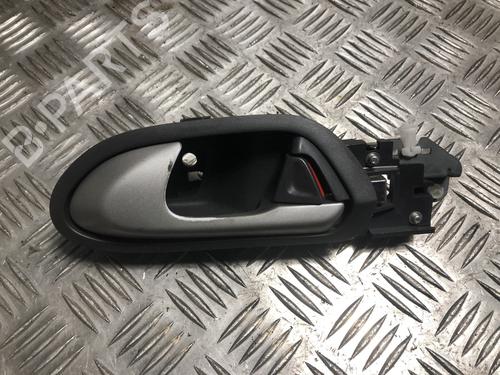 Venstre bagtil invendig håndtag Venstre bagtil invendig håndtag HONDA CIVIC VIII Saloon (FD, FA) 1.3 IMA (FA3, FD3) (95 hp) 33907408 33907408