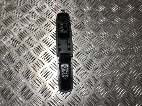 Right front window switch RENAULT SCÉNIC III (JZ0/1_) 1.2 TCe | BP31244754I26