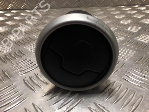 Used Air vent NISSAN QASHQAI I (J10, NJ10) 2.0 All-wheel Drive (141 hp) 31244013
