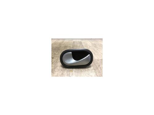 Venstre foran invendig håndtak RENAULT TWINGO II (CN0_) 1.6 RS (CN0N, CN0R, CN0S) (133 hp) 26877116