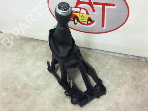 Used Gear lever RENAULT TWINGO III (BCM_, BCA_) 1.0 SCe 75 (73 hp) 28799857