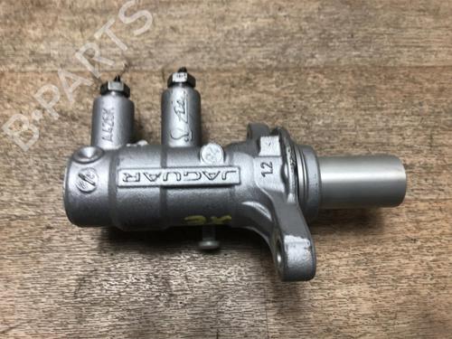Used Brake master cylinder JAGUAR XE (X760) 2.0 D (180 hp) 20623231