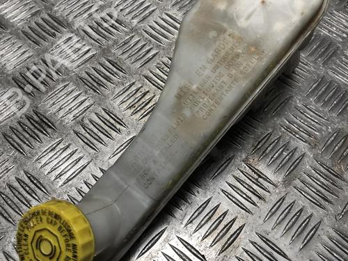 Serbatoio del liquido dei freni FIAT FREEMONT (345_) 2.0 JTD 4x4 (170 hp) 31761223