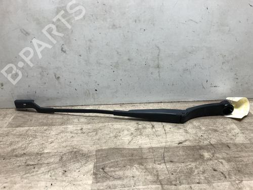 Used Front windshield wiper arm HYUNDAI i30 (FD) 1.6 CRDi (90 hp) 23872937