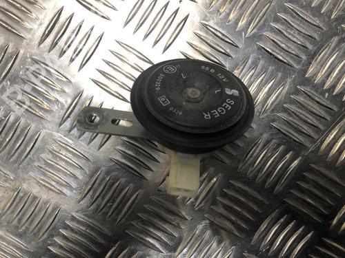 Used Horn RENAULT CLIO III (BR0/1, CR0/1) 1.6 16V (BR05, BR0B, BR0Y, BR15, BR1J, BR1M, BR1Y, CR0B,... (112 hp) 26328129