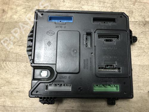 Used Fuse box RENAULT MEGANE III Hatchback (BZ0/1_, B3_) 1.9 dCi (BZ0N, BZ0J) (131 hp) 15968113