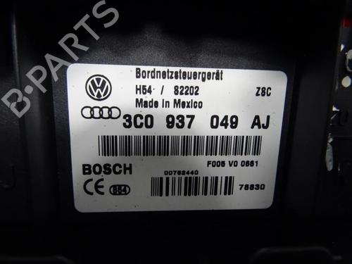 Used Fuse box VW GOLF V Variant (1K5) 1.9 TDI (105 hp) 28334036