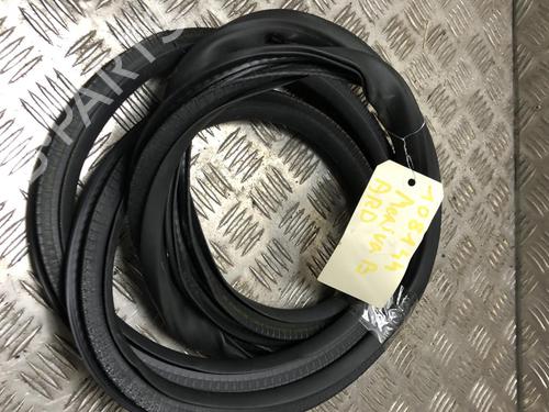 Used Rubber door seal OPEL MERIVA B MPV (S10) 1.4 (75) (120 hp) 31244212