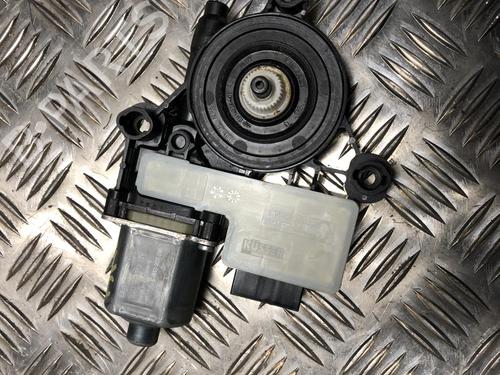 Motor do elevador de vidro trás direito SEAT ARONA (KJ7, KJP) 1.0 TSI (116 hp) 31244902