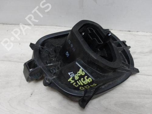 Used Licence plate light PEUGEOT 208 I (CA_, CC_) 1.2 PureTech 82 (82 hp) 13290666